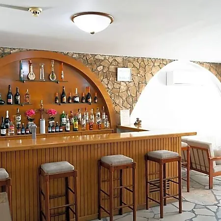 Le Village Hotel