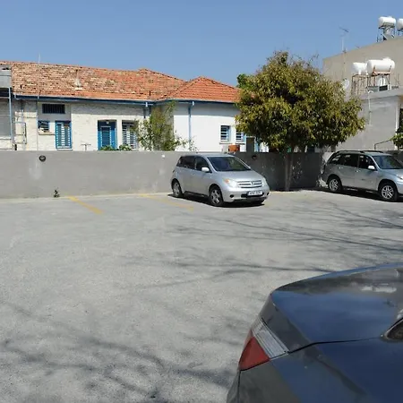 Le Village Hotel *